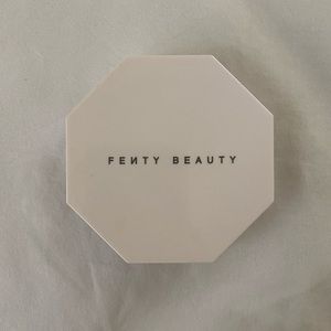Fenty Beauty Trophy Wife Highlighter